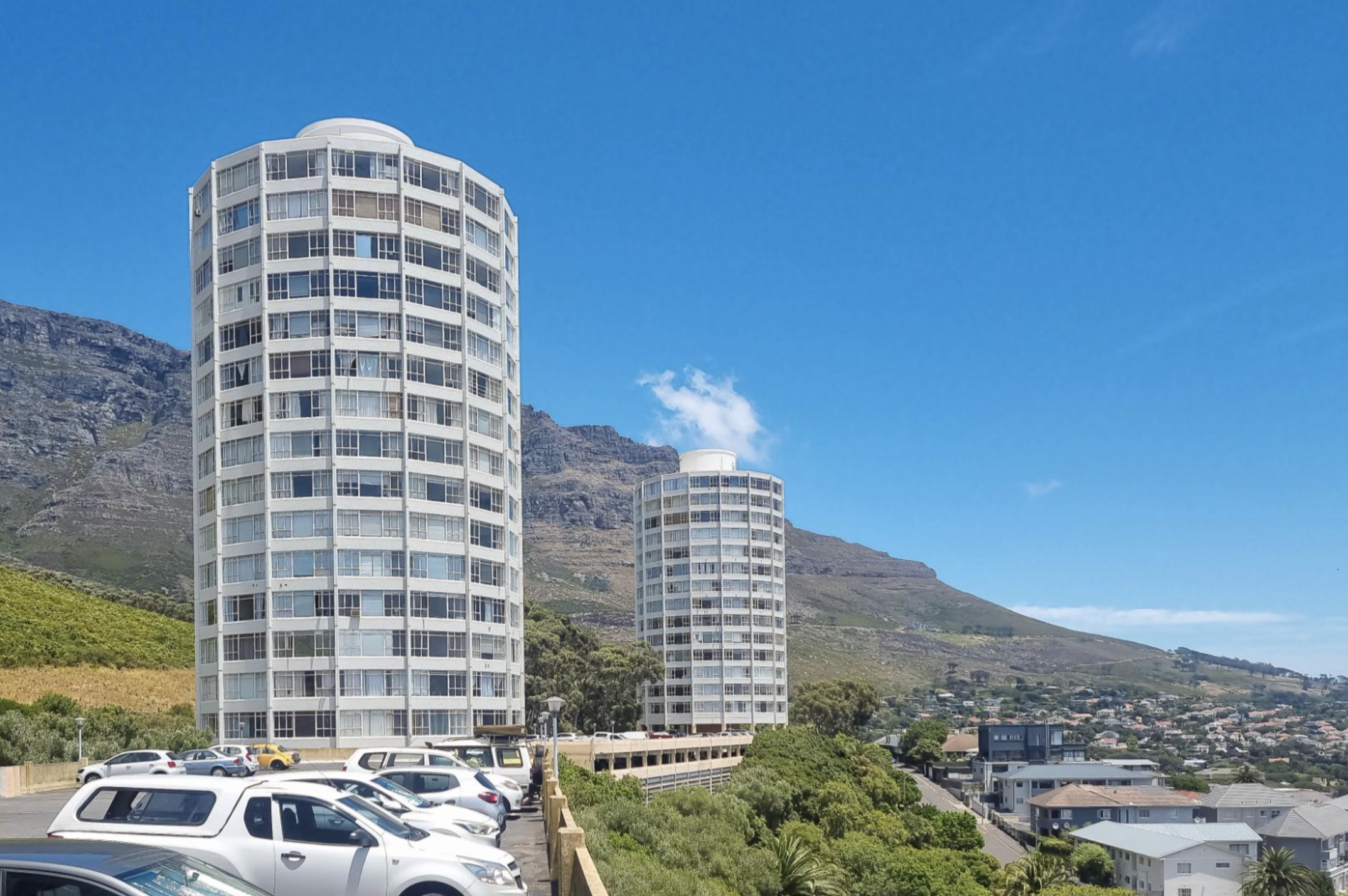 2 Bedroom Property for Sale in Vredehoek Western Cape